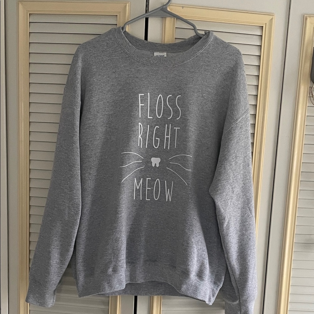 Gildan Gray Heavy Blend Sweatshirt
